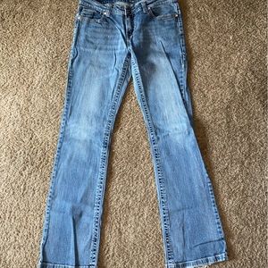 Women’s jeans.
